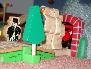 Alle versuchen Henry aus dem Tunnel zu schieben