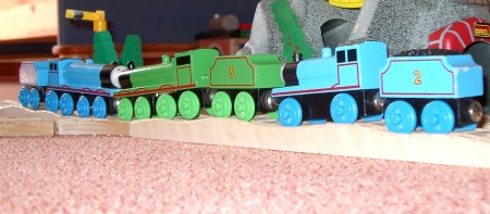 Henry und Edward helfen Gordon zur&uuml;ck ins Depot